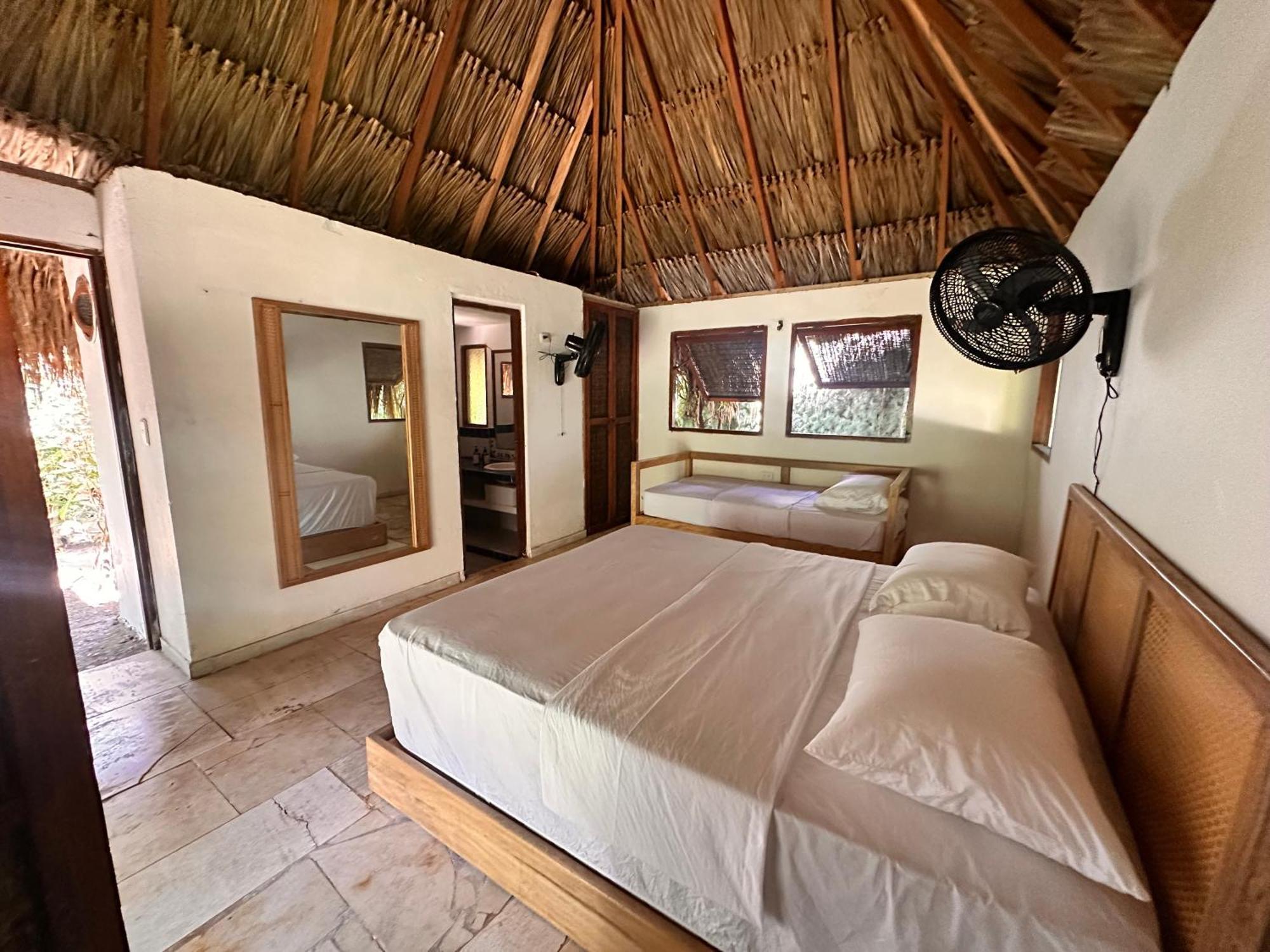 Orika Del Mar Hotel Isla Grande  Exterior photo