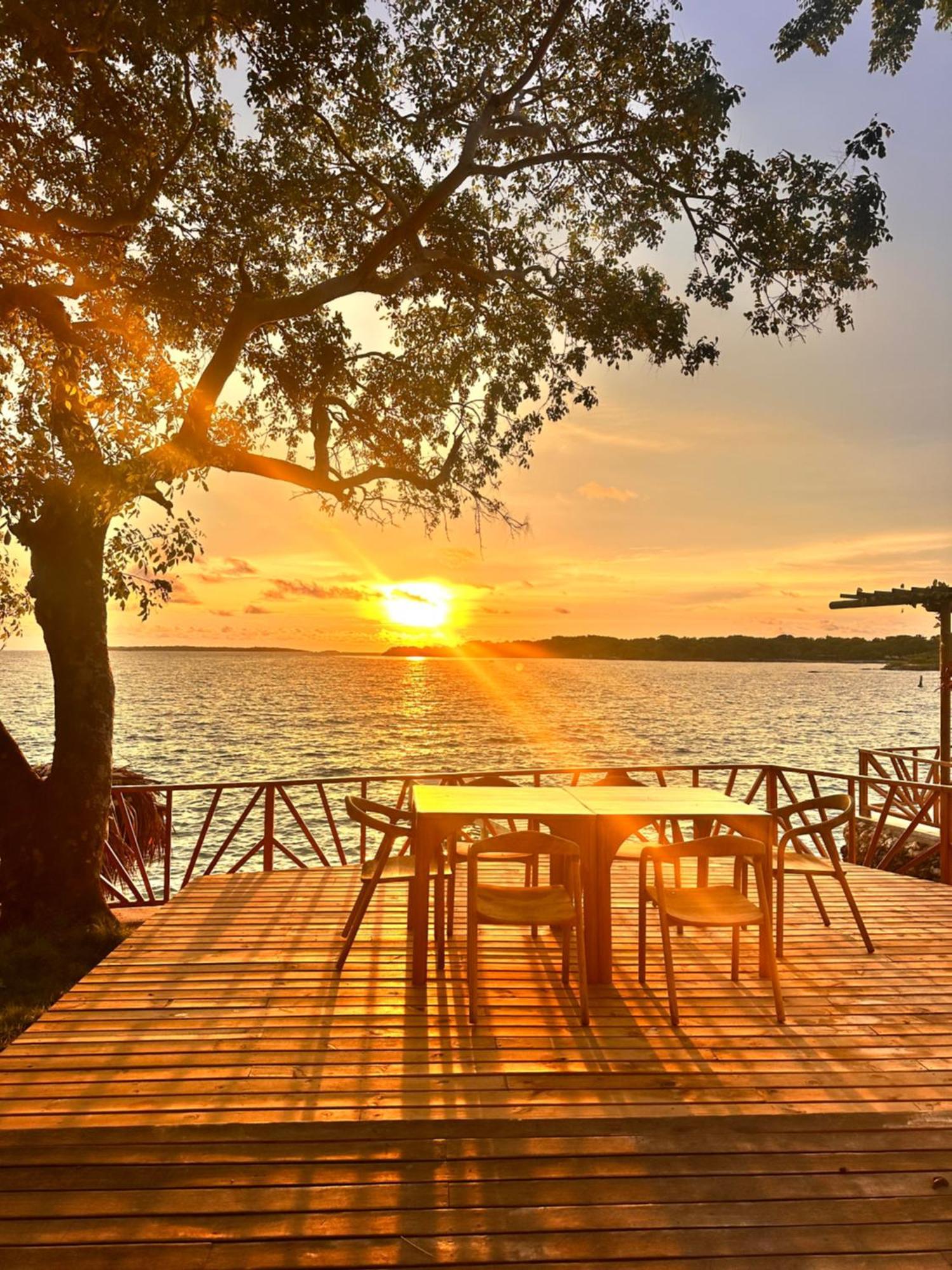 Orika Del Mar Hotel Isla Grande  Exterior photo