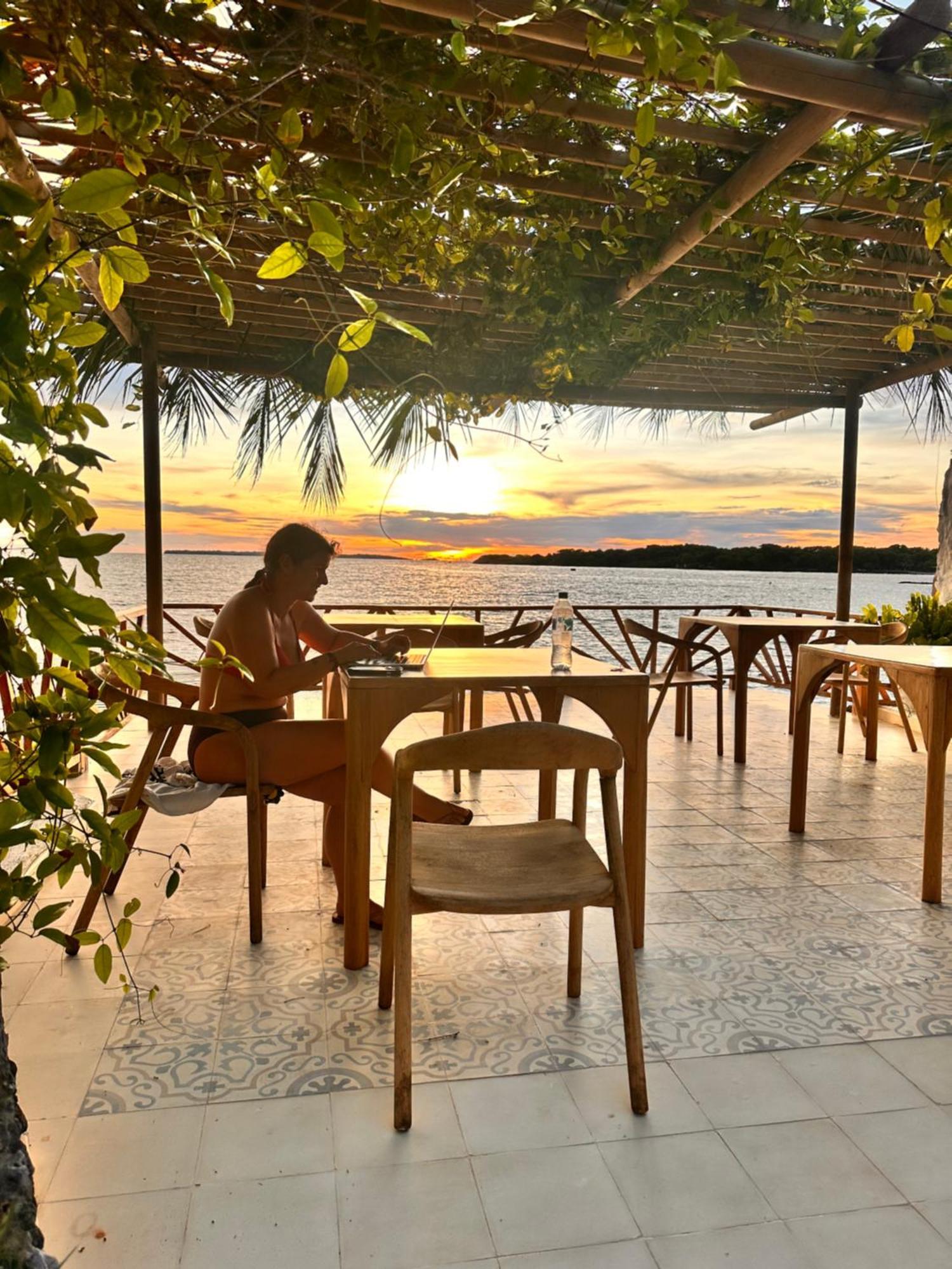 Orika Del Mar Hotel Isla Grande  Exterior photo