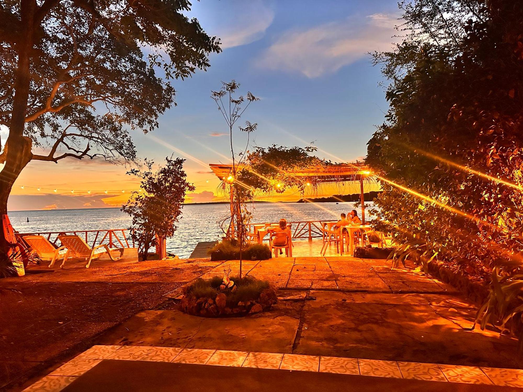 Orika Del Mar Hotel Isla Grande  Exterior photo